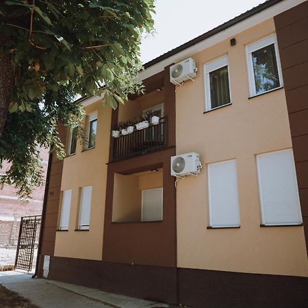 Apartman K29 Sombor Eksteriør billede